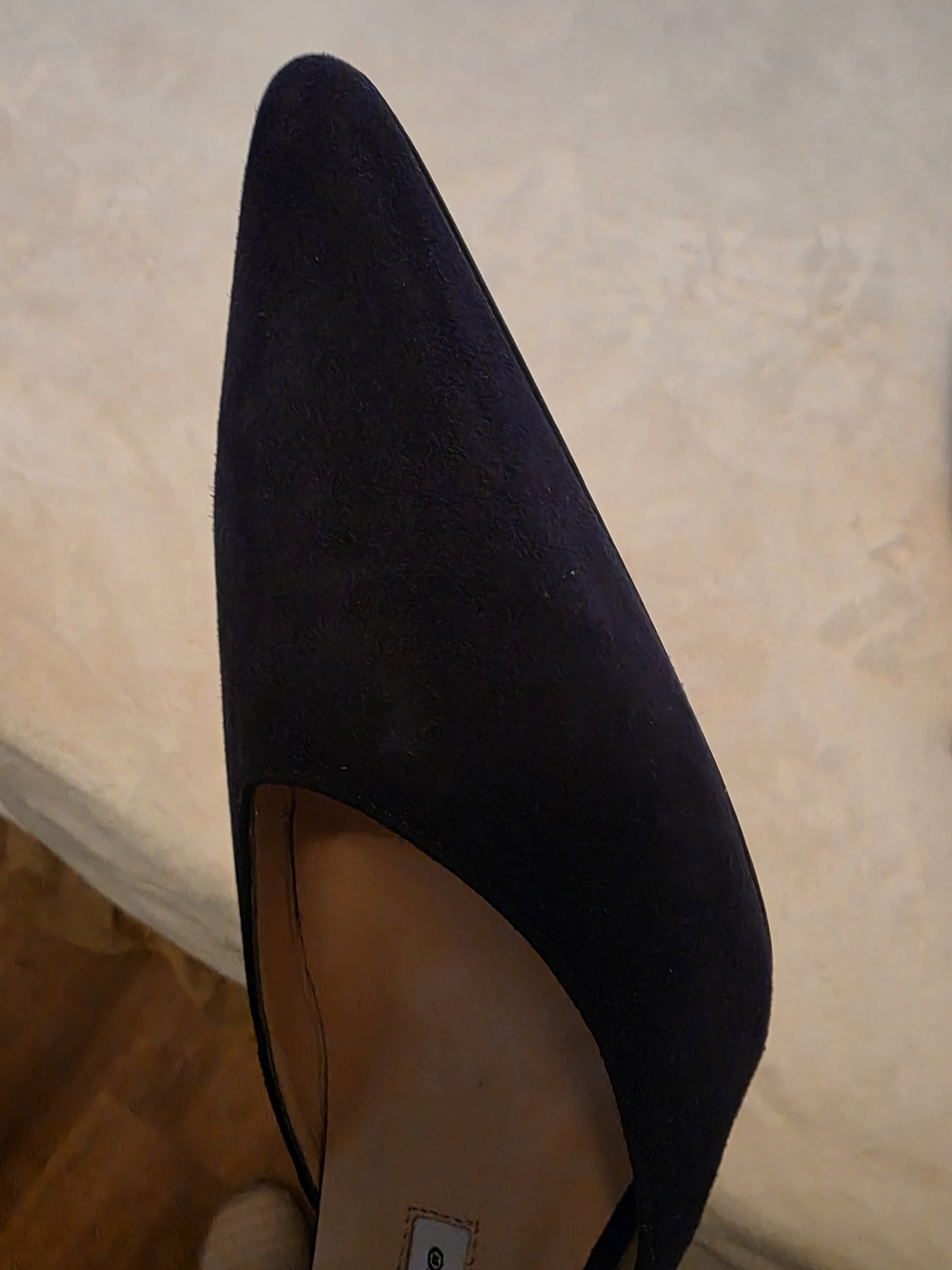 Manolo Blahnik Navy Suede Slingback Pumps Pointed Toe Size 40 - Picture 7 of 7